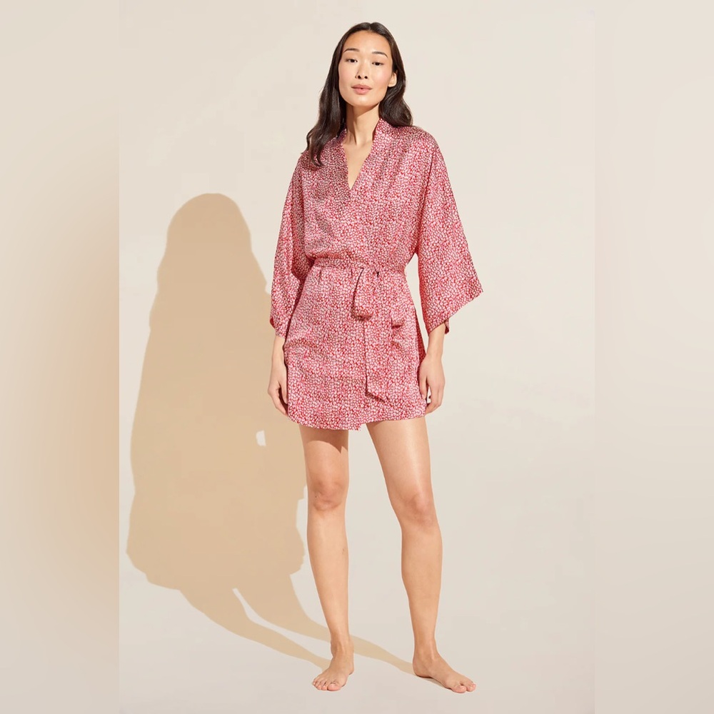 Gorgeous Inez Printed Washable Silk Short Robe in size Medium, 100% silk